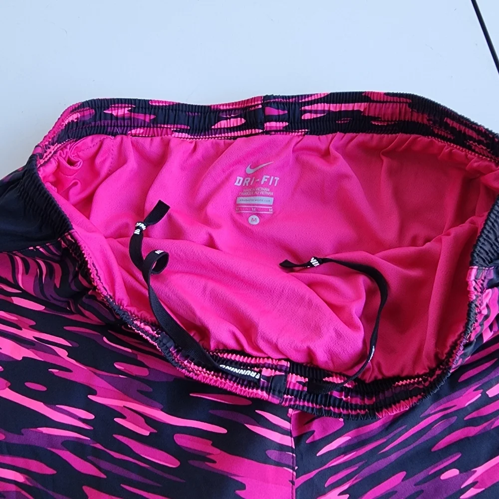 NIKE Women’s Dri-Fit Black & Pink Athletic Running Shorts Elastic Waist Medium - Picture 6 of 11